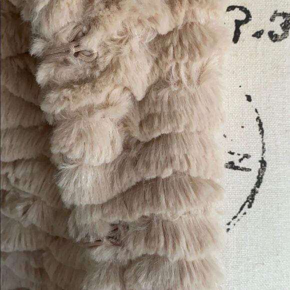 Betsey Johnson Faux Fur Vest Mobwife Feminine Contemporary Event Party Boho - Picture 6 of 12